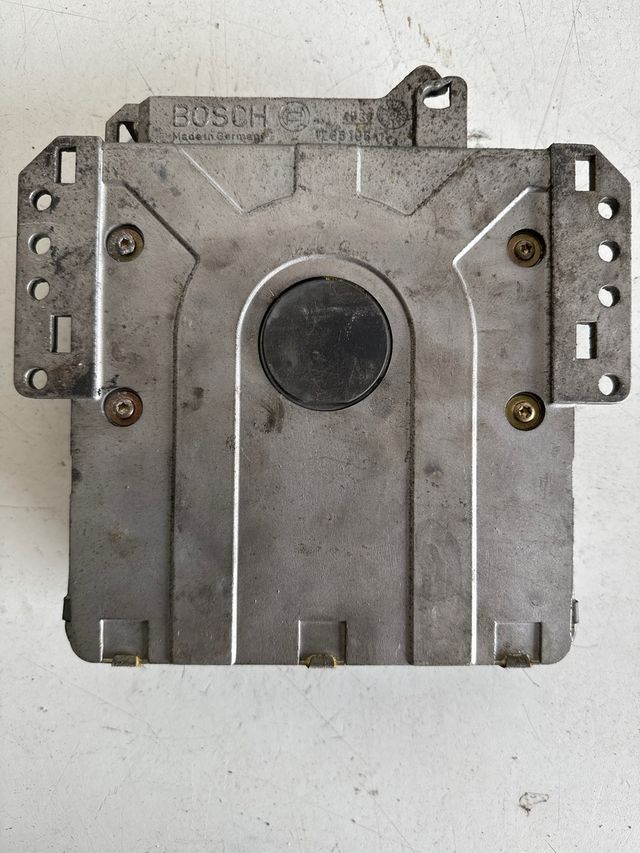 Centralita motor uce Peugeot 306 / Citroen zx Referencia Bosch : 0261200732 Referencia original : 9614467480