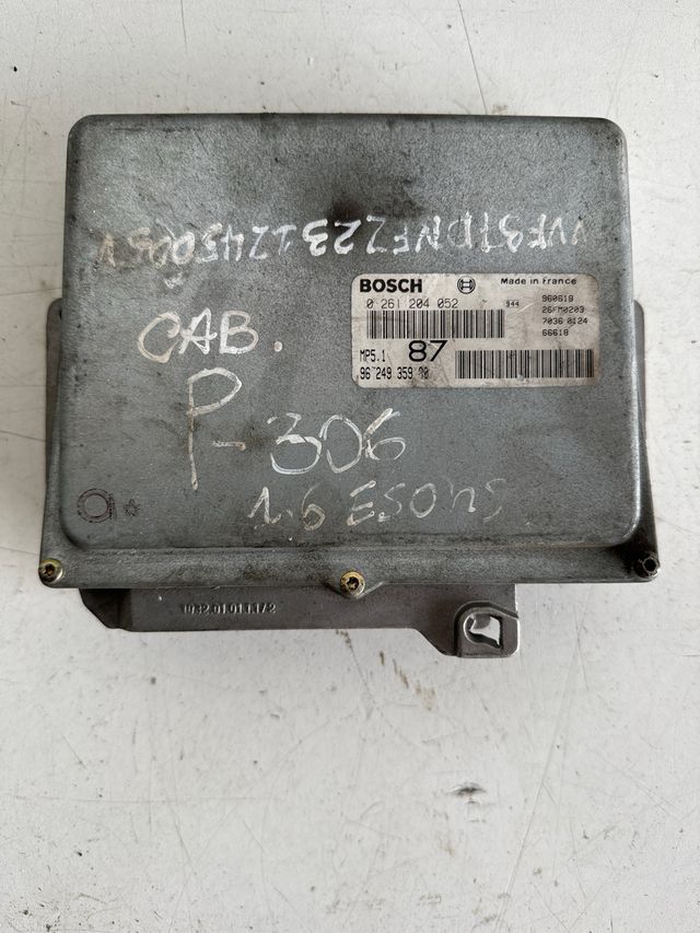 Centralita motor Peugeot Citroen Referencia Bosch : 0261204052 Referencia original : 9624935980
