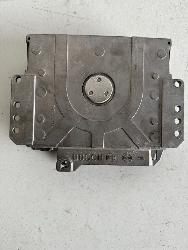 Centralita motor Peugeot Citroen Referencia Bosch : 0261204052 Referencia original : 9624935980