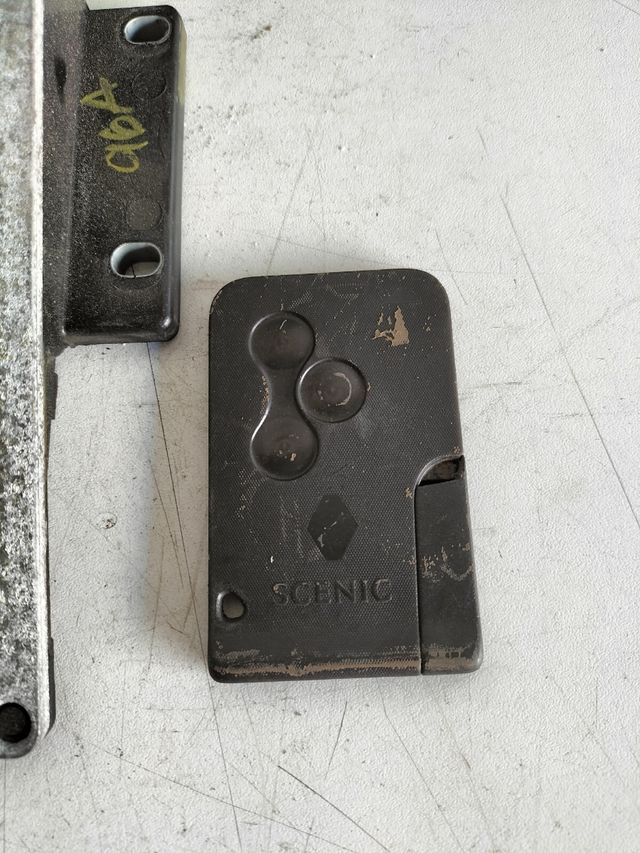 Centralita motor delphi Renault + tarjeta de arranque Referencia original : 8200259832 - 8200308212 DDCR 80996A