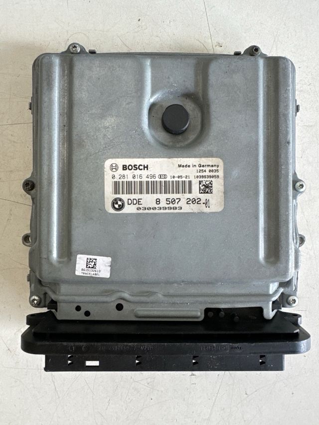Centralita motor Bosch bmw serie 3 Referencia original : DDE 850720201 Referencia Bosch : 0281016496