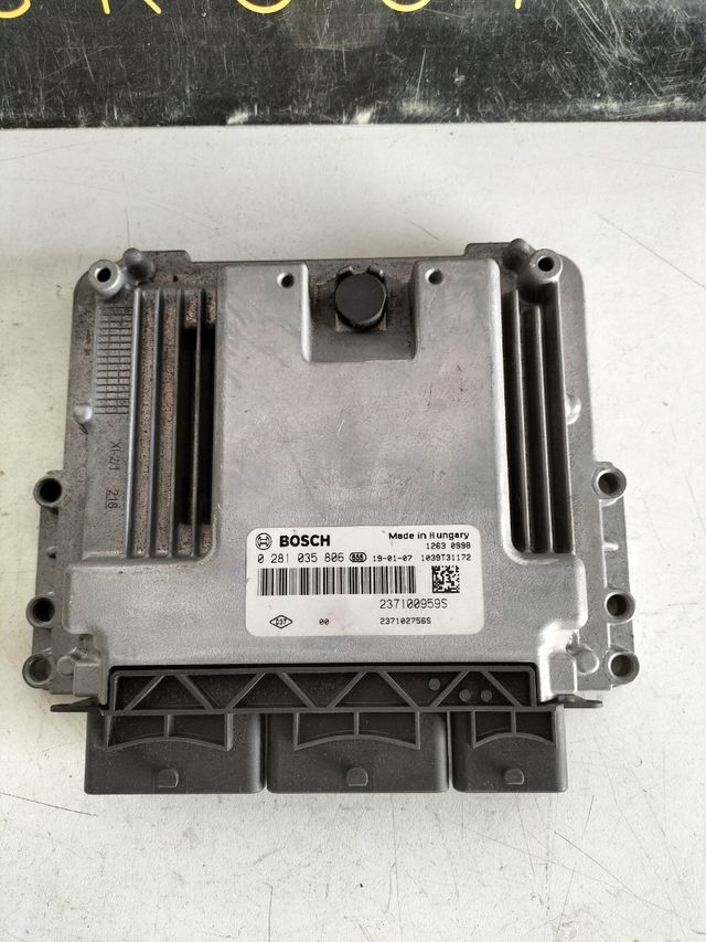 Centralita motor Renault Referencia Bosch : 0281035806 Referencia original : 237100959S