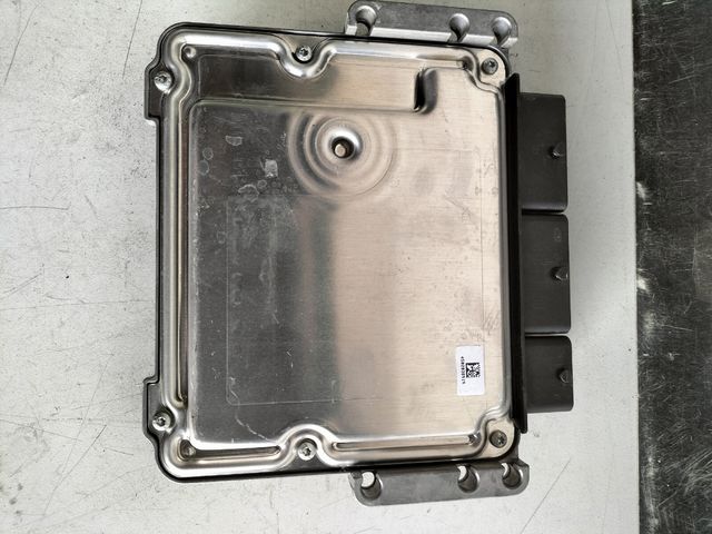 Centralita motor Renault Referencia Bosch : 0281035806 Referencia original : 237100959S