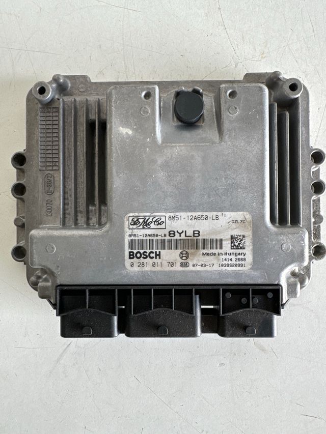 Centralita motor Bosch ford focus Referencia Bosch : 8M5112A650LB / 0281011701