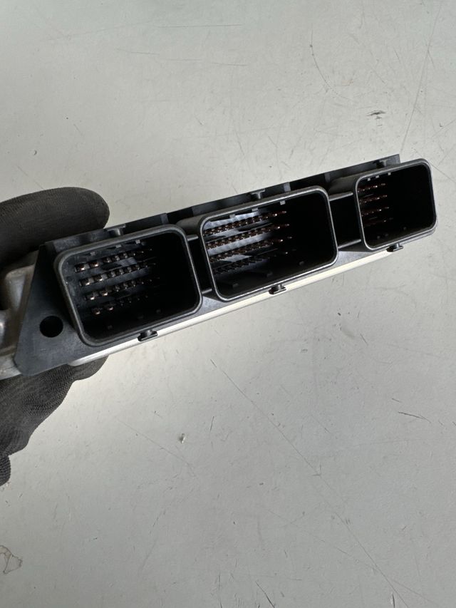 Centralita motor Bosch ford focus Referencia Bosch : 8M5112A650LB / 0281011701