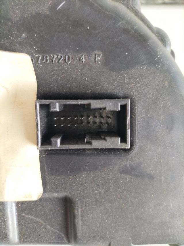 Cuadro de instrumentos Citroën C2 1.4 VTS gasolina caja de cambio automatico Referencia original : 9660225980