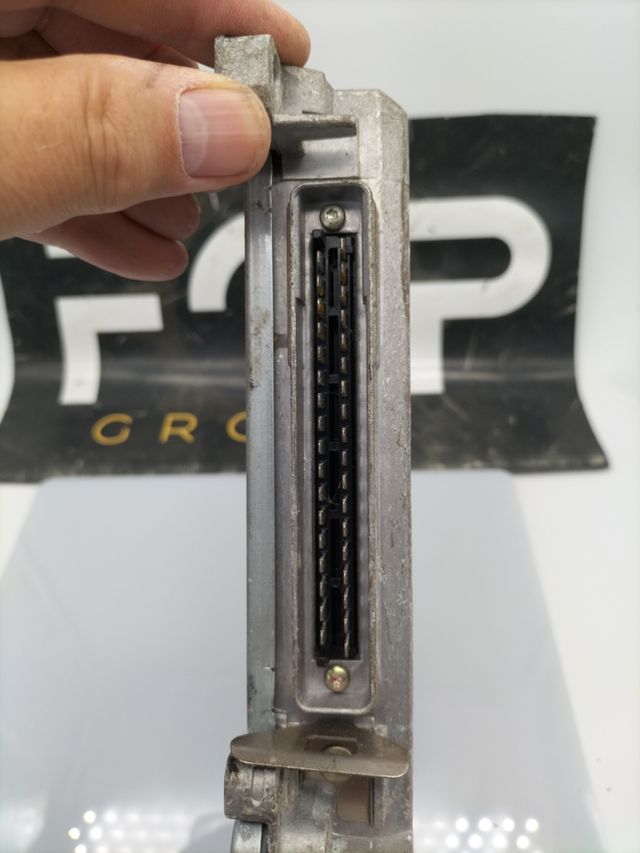 Centralita motor Renault ESPACE II 2.0 gasolina Referencia original : 7700860323 - 7700862204 Referencia Siemens : S101723113