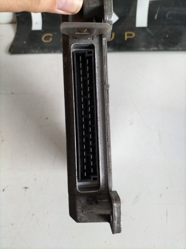 Centralita motor Renault R25 2.0 GTX Referencia original : 7700737453 - 7700738059 Referencia Bendix - Siemens : S100816101