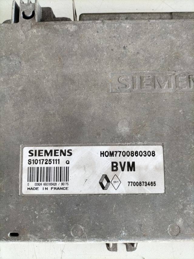 Centralita motor Renault laguna 1.8 Gosolina Referencia original : 7700860308 - 7700873465 Referencia Siemens : S101725111