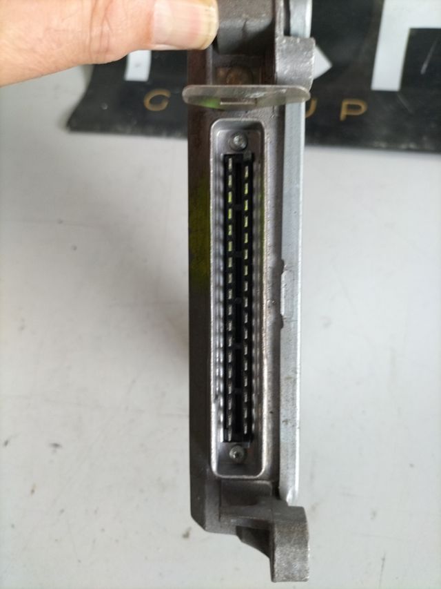 Centralita motor Renault Referencia original : 7700867273 - 7700101923 Referencia Siemens : S111730121