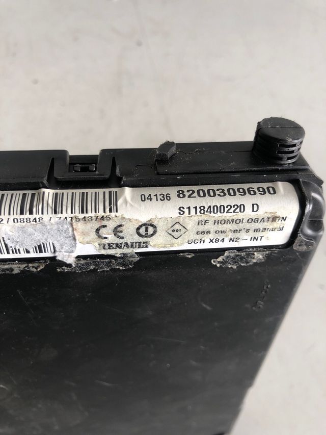 Caja de reles UCH Renault Referencia original : 8200309690 - 8200326035 Referencia Siemens : S118400220