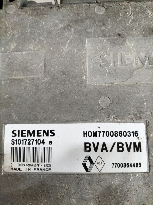 Centralita motor Renault Referencia original : 7700860316 - 7700864485 Referencia Siemens : S101727104