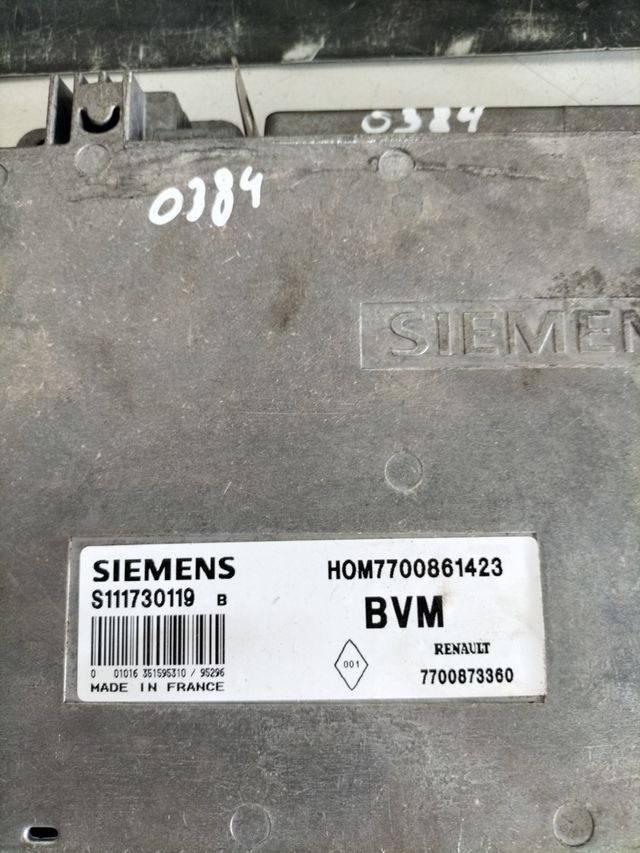 Centralita motor Renault Clio Referencia original : 7700861423 - 7700873360 Referencia Siemens : S111730119