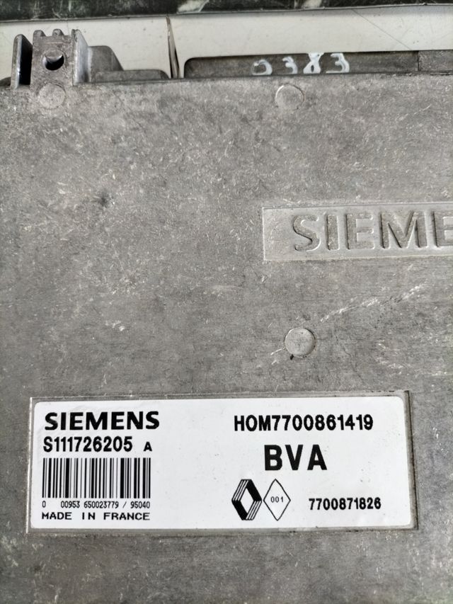 Centralita motor Renault Clio Referencia original : 7700861419 - 700871826 Referencia Siemens : S111726205