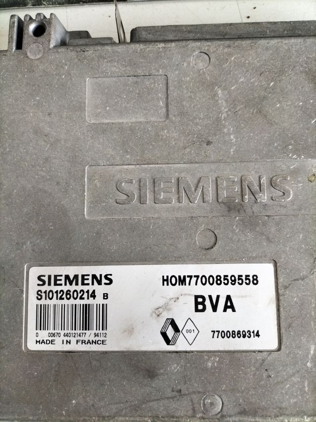 Centralita motor Renault Referencia original : 7700859558 - 7700869314 Referencia Siemens : S101260214
