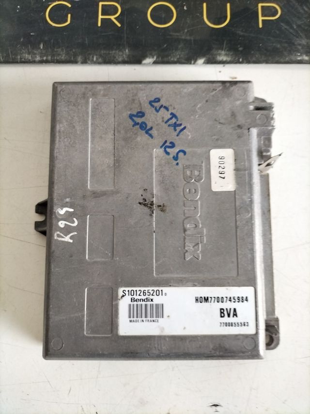 Centralita motor Renault R21 / R25 2.0 txi 12 v Referencia original : 7700745984 - 770085563 Referencia Siemnens / Bendix : S101265201