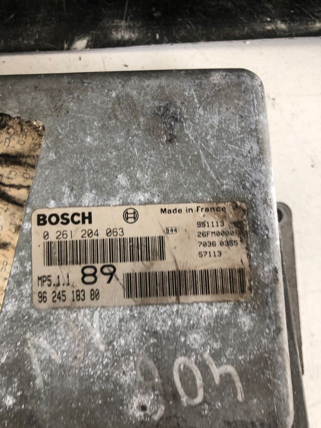 Centralita motor peugeot 406 2.0 16V Gasolina Referencia original : 9624518380 Referencia Bosch : 0261204063