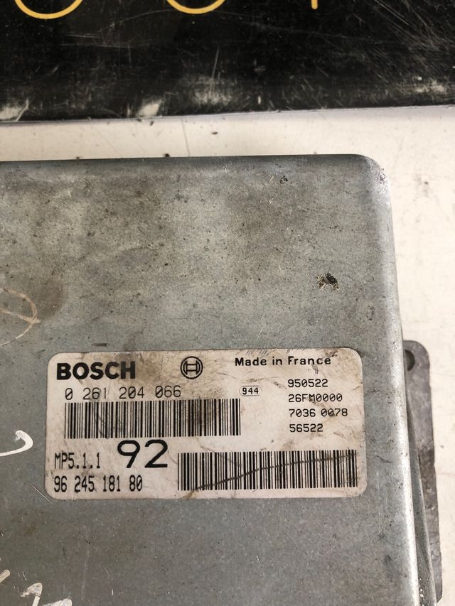 Centralta motor Citroen Xantia 2.0 gasolina Referencia original : 9624518180 Referencia Bosch : 0261204066