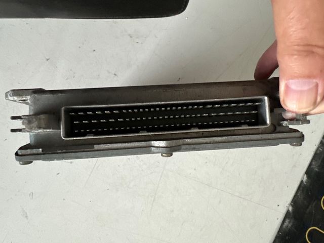 Centralita motor Renault Safrane 2.5 Gasolina Referencia original : 7700864456 Referencia Bosch : 0261204012