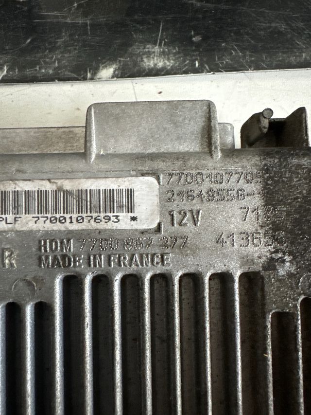 Centralita motor Renault Sagem / Safir Referencia original : 7700107693 - 7700967277 - 7700107709