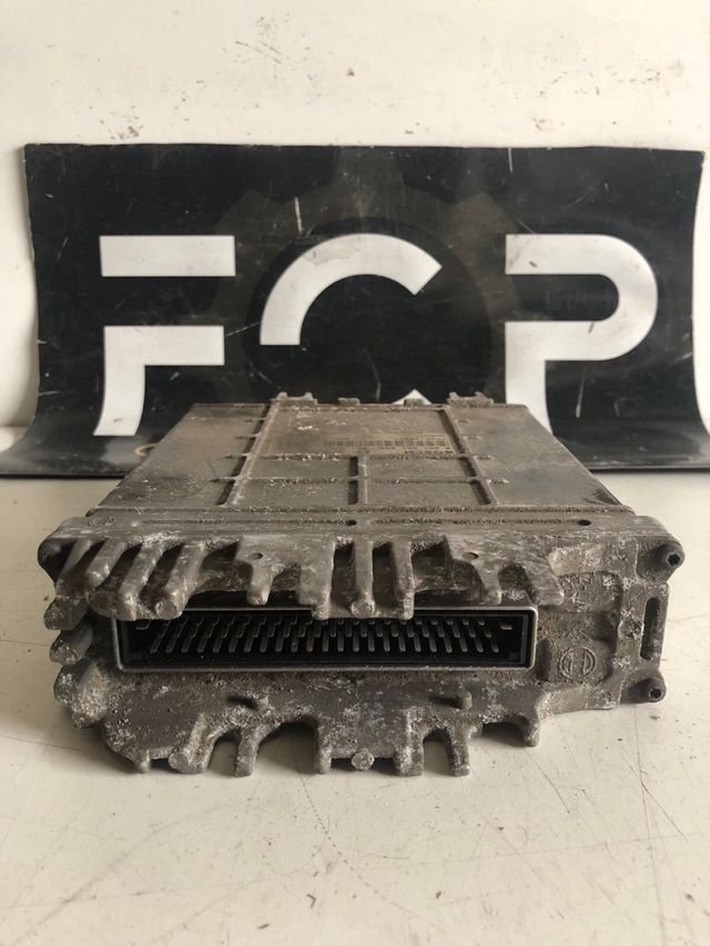 Centralita motor Renault 1.9 DTI Referencia original : 77001105953 - 7700110647 Referencia Bosch : 0281001809