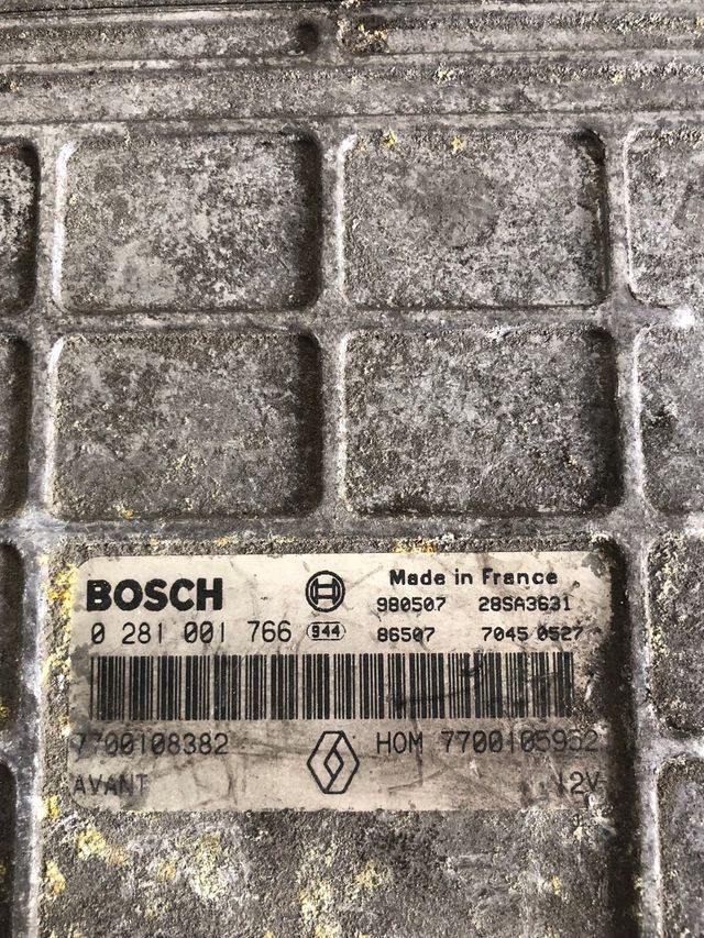Centralita motor Renault 1.9 DCI Referencia original : 7700105952 - 7700108382 Referencia Bosch : 0281001766