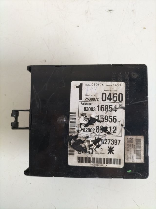 Caja de reles fusibles UCH 81N1 Renault Espace IV Referencia original : 8200315956 / 21674343