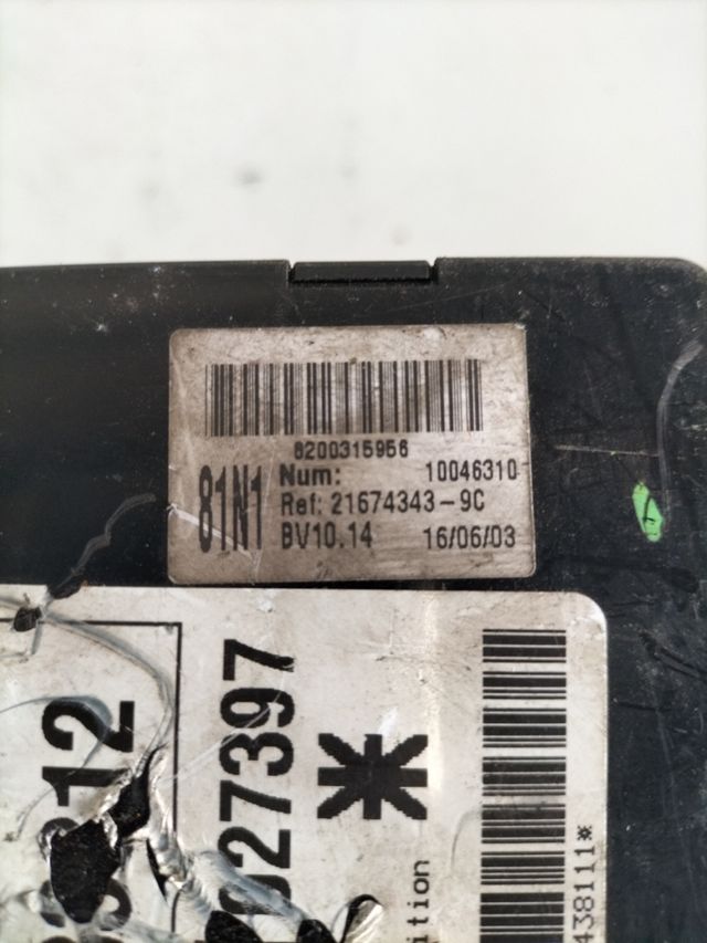 Caja de reles fusibles UCH 81N1 Renault Espace IV Referencia original : 8200315956 / 21674343