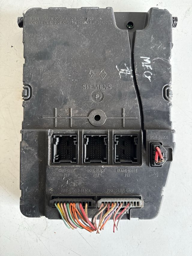 Caja de reles UCH N3 Renault megane / scenic II Referencia renault: 8200412549 Referencia siemens: S118400340F