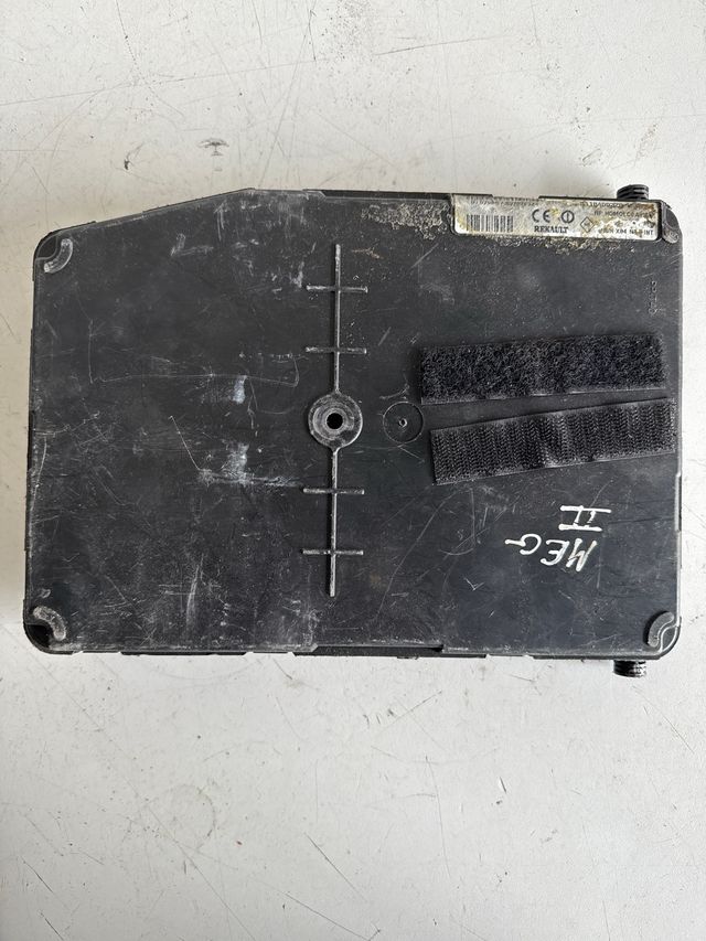 Caja de reles / fusibles UCH X84 Renault megane II / scenic II Referencia renault : 8200306435 Referencia siemens : S118400320