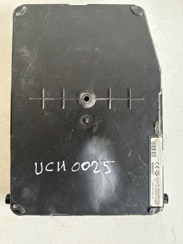 Caja de reles / fusibles Renault megane II Referencia original: 8200433198 Referencia siemens : S118400260 E