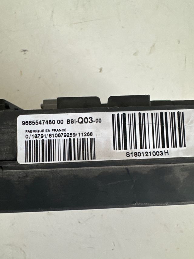 Caja de reles / fusibles BSI-Q03 peugeot / citroën Referencia PSA: 9665547480 Referencia continental: S180121003H