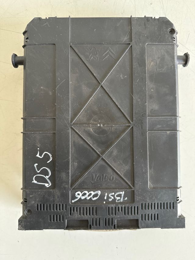 Caje de reles / fusibles BSI X02 Peugeot - Citroen Referencia original : 9666952080