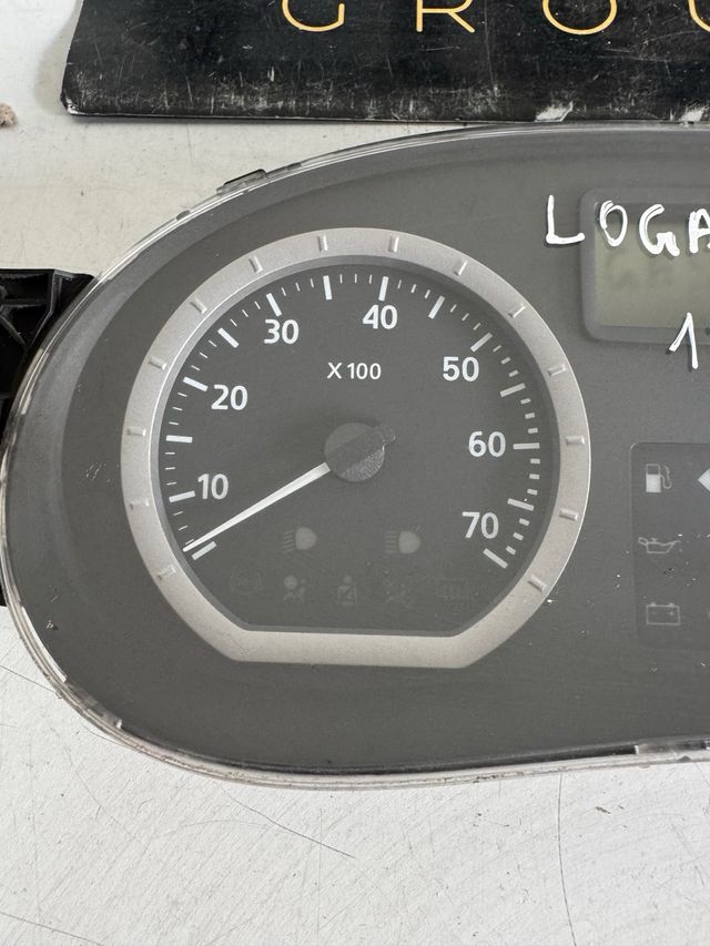 Cuadro de intrumentos Dacia Logan con 132452 km Referencia original : 8200752820