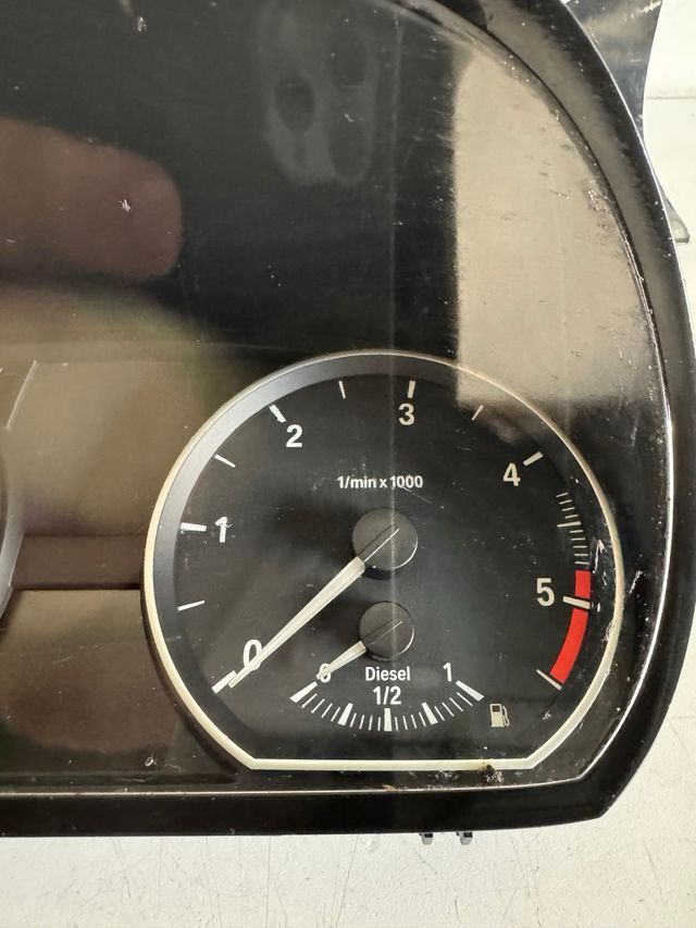 Cuadro de intrumentos BMW 118 D Referencia original : 1024952-84 - 9166821-01 - 150214608 - IK916682101E