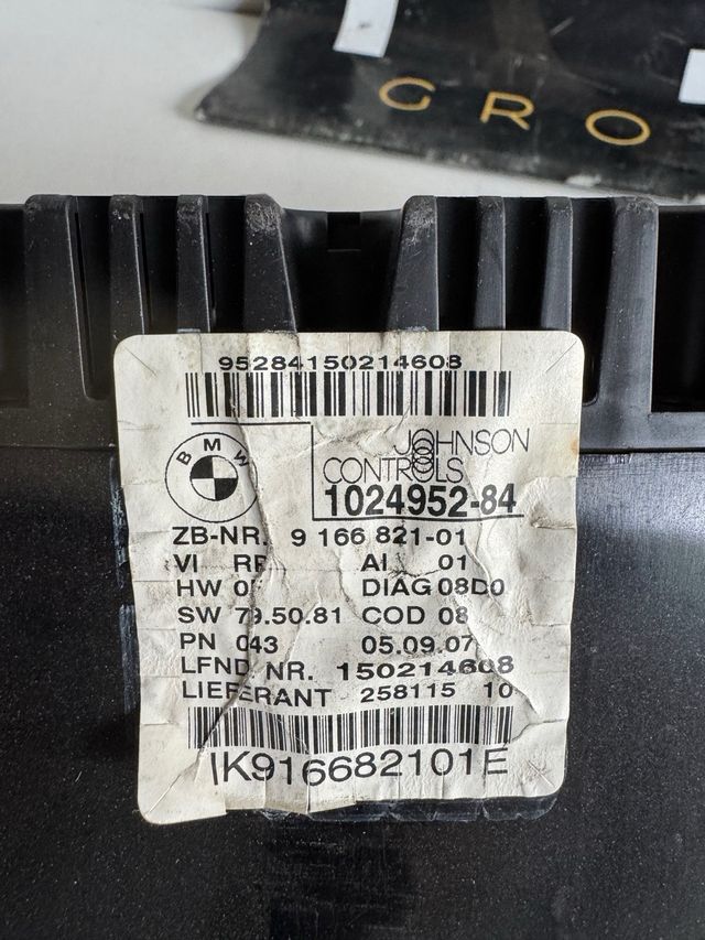 Cuadro de intrumentos BMW 118 D Referencia original : 1024952-84 - 9166821-01 - 150214608 - IK916682101E