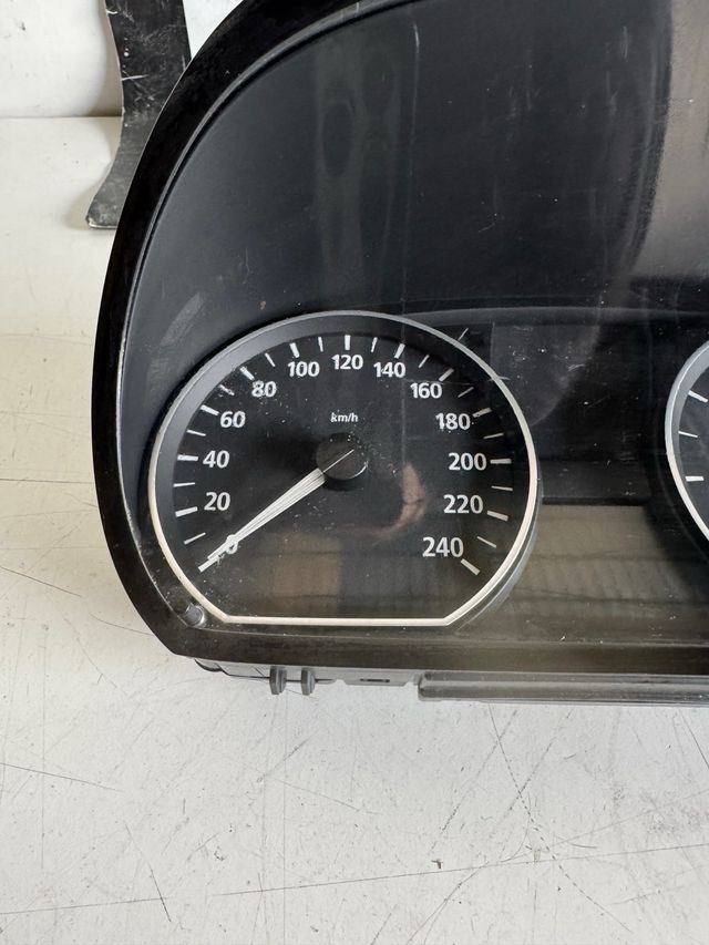 Cuadro de instrumentos BMW 118 I Referencia original : 1024935-21 - 6947136 - 150036943 - Ik696147301
