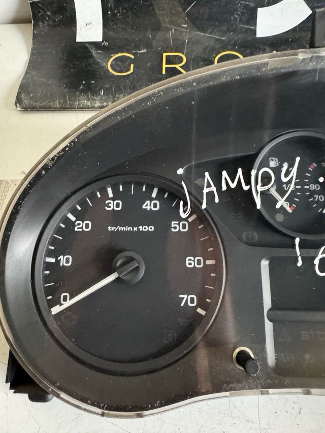 Cuadro de intstrumentos Citroen Jumpy / Peugeot Expert Referencia original : 1401106580