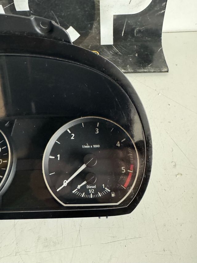 Cuadro de instrumentos BMW Referencia original : 1024952-48 -9110195-03 - 170015434 - IK911019503X