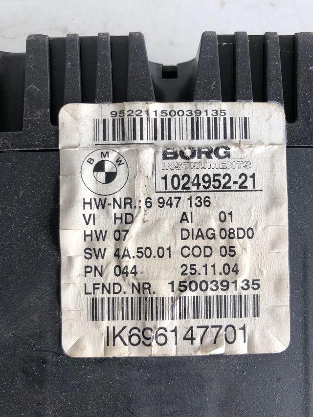 Cuadro de instrumentos BMW Referencia original : 1024952-21 - 6947136 - 150039135 - IK696147701