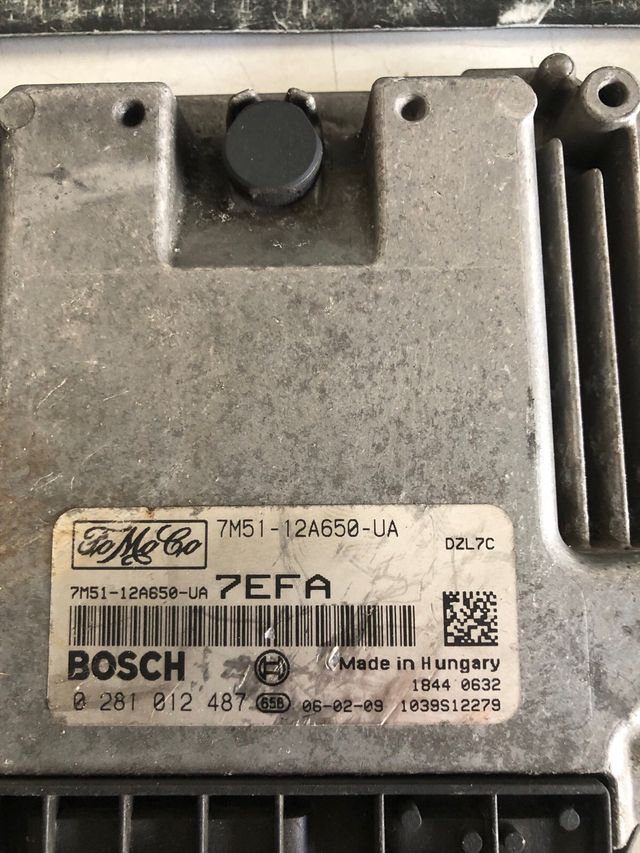 Kit de arranque Ford Focus 1.6 Tdci ECU Motor referencia original 7M51-12A650-UA ECU Referencia Bosch : 0281012487 Caja de fusible : 97RA-00 0001 - 97RA-01 2018 - 160507 -164227