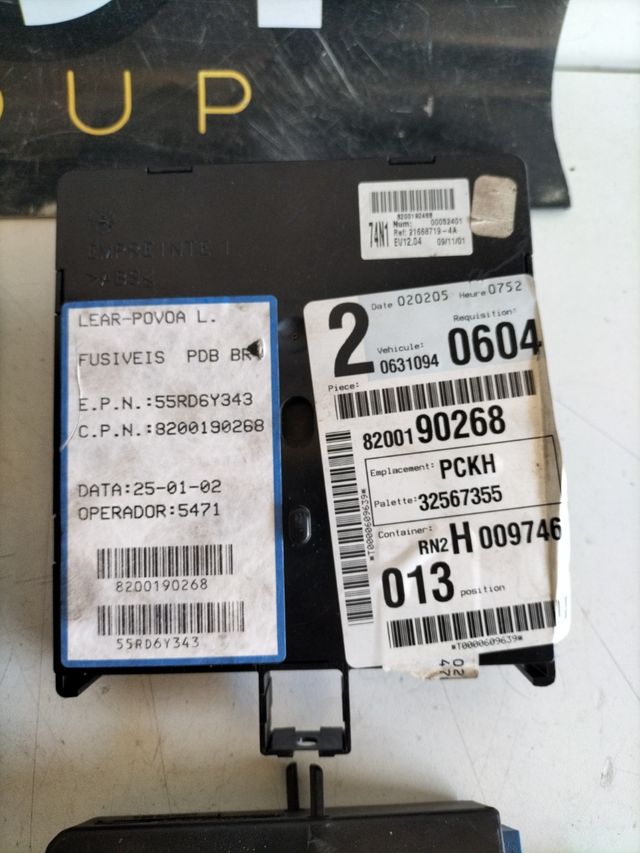 Kit de arranque Renault Laguna 2 1.6 16V gasolina ECU Bosch Referencia : 0281010556 referencia original : 8200153946 UCH Referencia original : 8200190268