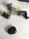 Kit de arranque Renault scenic 1 1.9 dci ECU BOSCH Referencia : 0281001934 ECU Referencia original : 8200078730 Referencia BSI : 8200029342B / S108502610