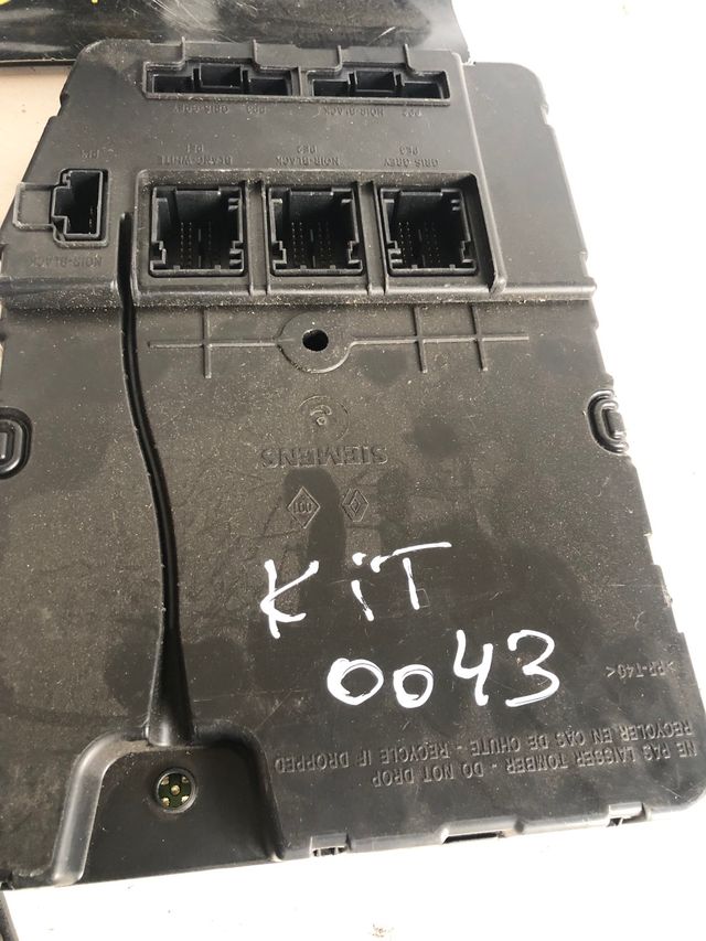 Kit de arranque Renault Megane 2 1.5 DCI     ECU Delphi Referencia : 8200498188 / 8200626634 UCH Referencia : 8200780028 / U118400340