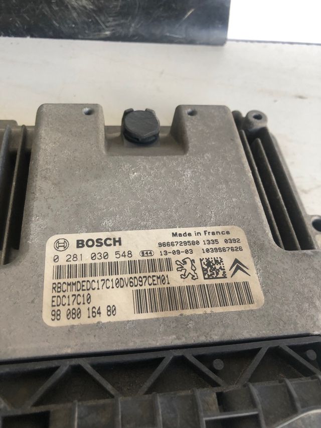 Kit de arranque Citroen C4 Picasso 1.6 HDI ECU Bosch Referencia : 0281030548 ECU Referencia original : 9808016480 / 9804067480 BSI Referencia  : 9804067480