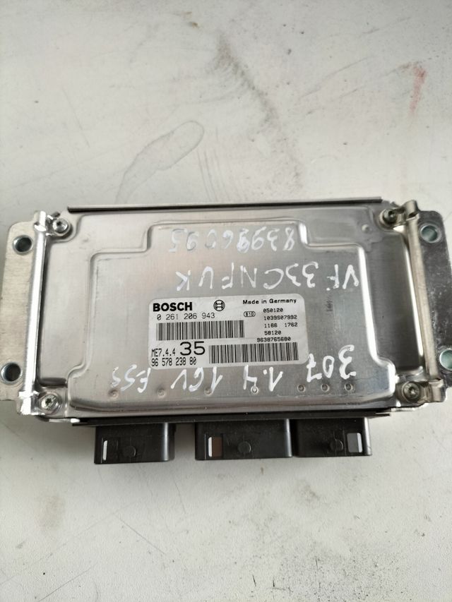 kit de arranque Peugeot 307 1.4 16V gasolina ECU Bosch Referencia : 0261206943 ECU Referencia original PSA : 9657823880 BSI Referencia : 9651196980 BSI J04