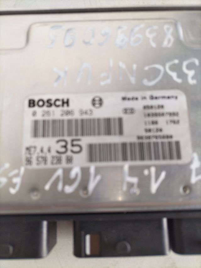 kit de arranque Peugeot 307 1.4 16V gasolina ECU Bosch Referencia : 0261206943 ECU Referencia original PSA : 9657823880 BSI Referencia : 9651196980 BSI J04