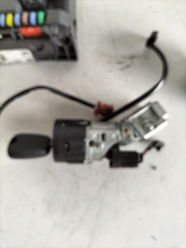kit de arranque Citroën C3 1.4HDI ECU Bosch Referencia : 0281017337 - Edc17C10 Referencia original PSA : 9676833080 BSI Referencia  : 9666952080