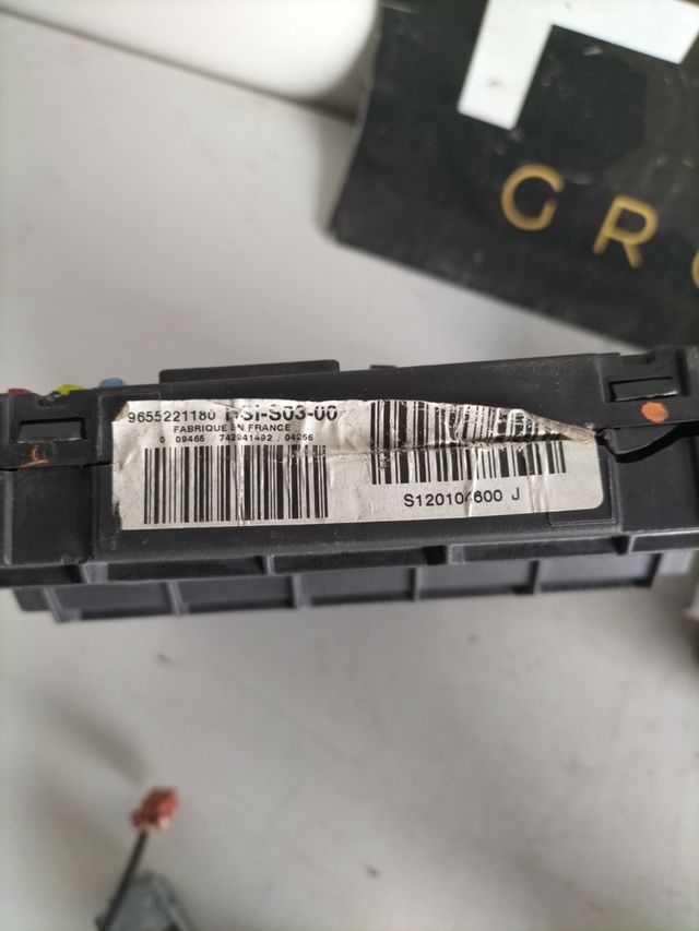 kit de arranque peugeot 407 2.0 gasolina IAW 6LP1 .12 ECU Referencia original : 9651927980 - 9655354880 - SW16.662.074 BSM Referencia original PSA : 9656086080 BSM L01-00 - S118983001  /                  
BSI Referencia  : 9655221180 BSI-S03-00 - S120104600