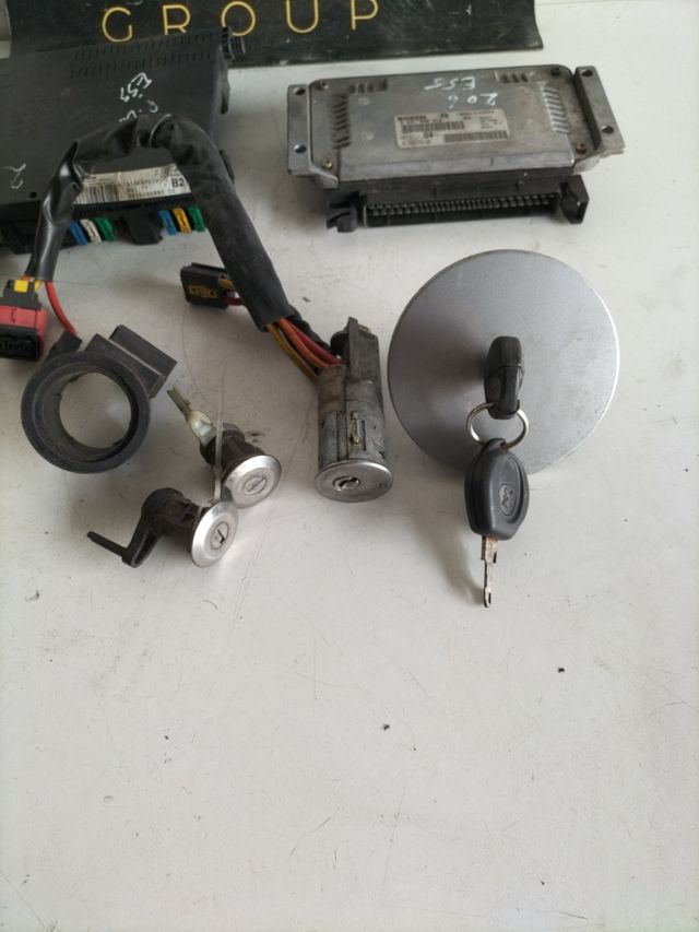 kit de arranque Peugeot 206 gasolina ECU BOSCH Referencia : 02261206216 / ECU Referencia original : 9632693980  / BSI RÉF : 9626460880 - S105872300